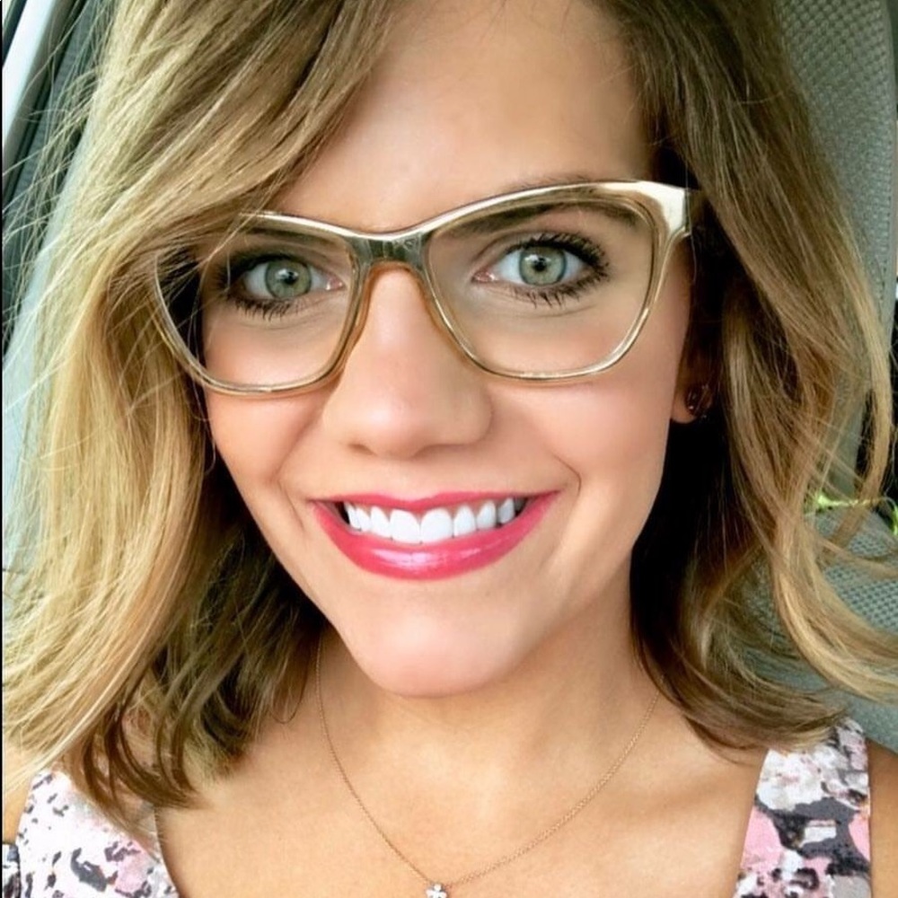 Meet your Posher, Ariel